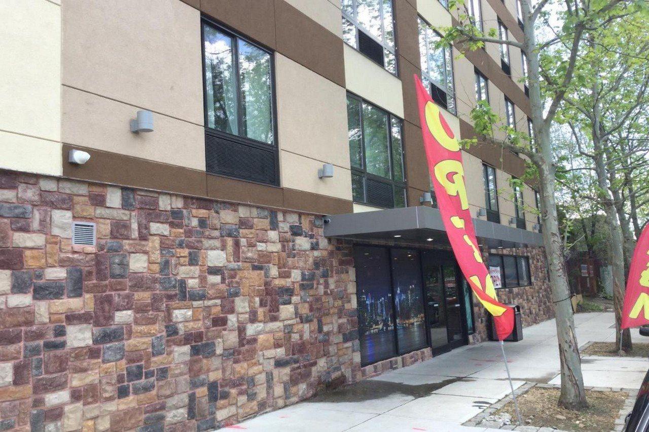 Ramada By Wyndham Bronx Terminal