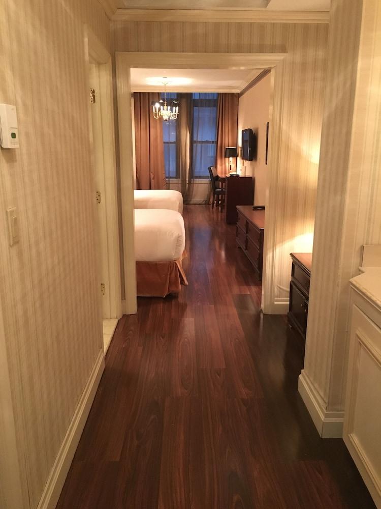 Hotel Avalon 4*