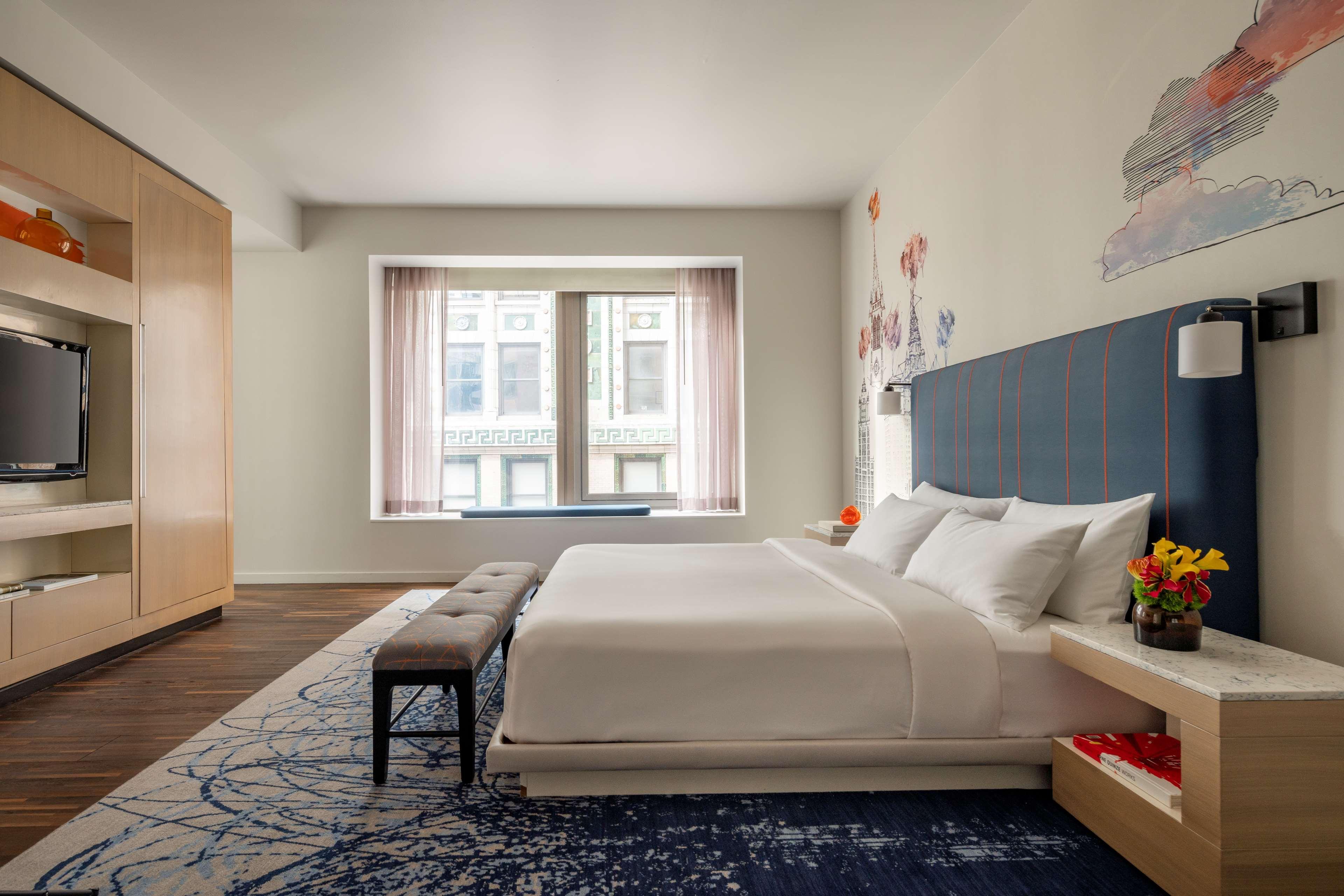 Hyatt Centric Street 4*