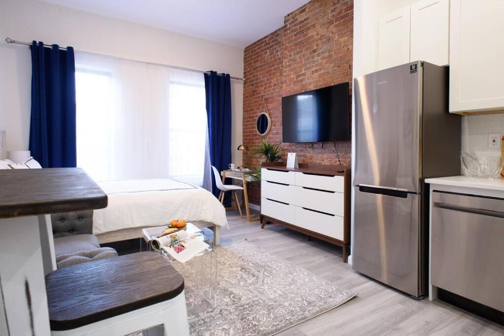 240-14 New Prime Location W&d In Unit Apartment New York