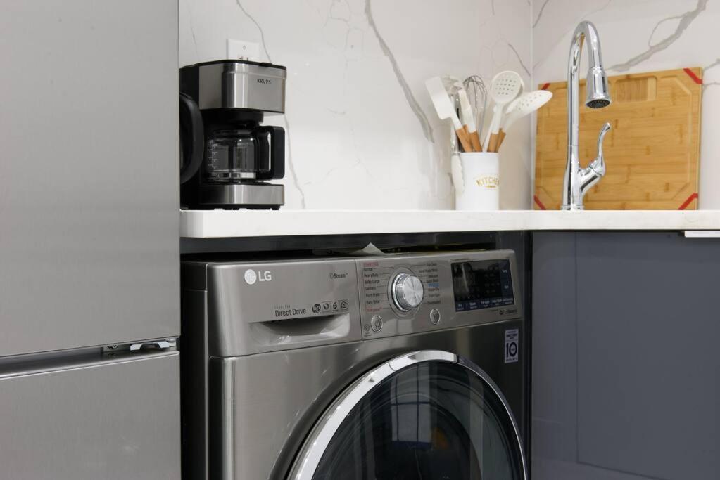 78-1d New Junior 1 Bedroom Prime Ues Wd In Unit Apartment
