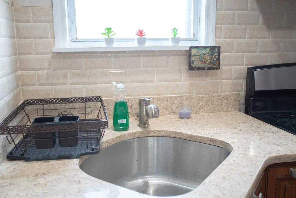 Hotel Beautiful 3-bedroom In Brooklyn With Parking *