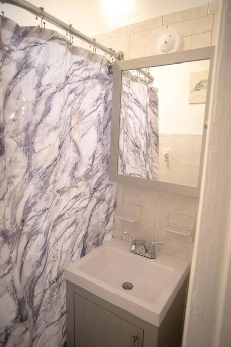 Hotel Beautiful 3-bedroom In Brooklyn With Parking *