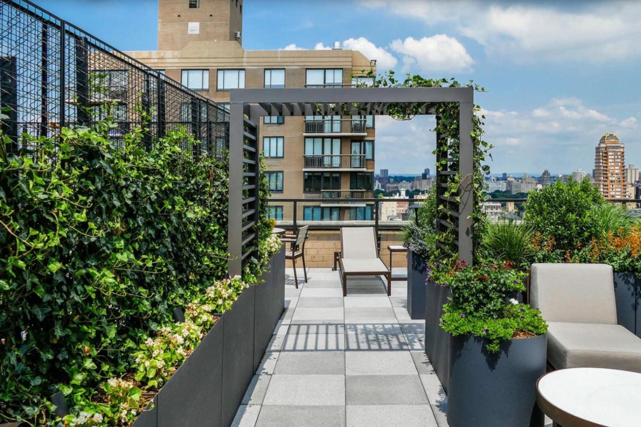 Ues Studio W Gym Doorman Balcony Stunning Roof Nyc-504 Apartment New York