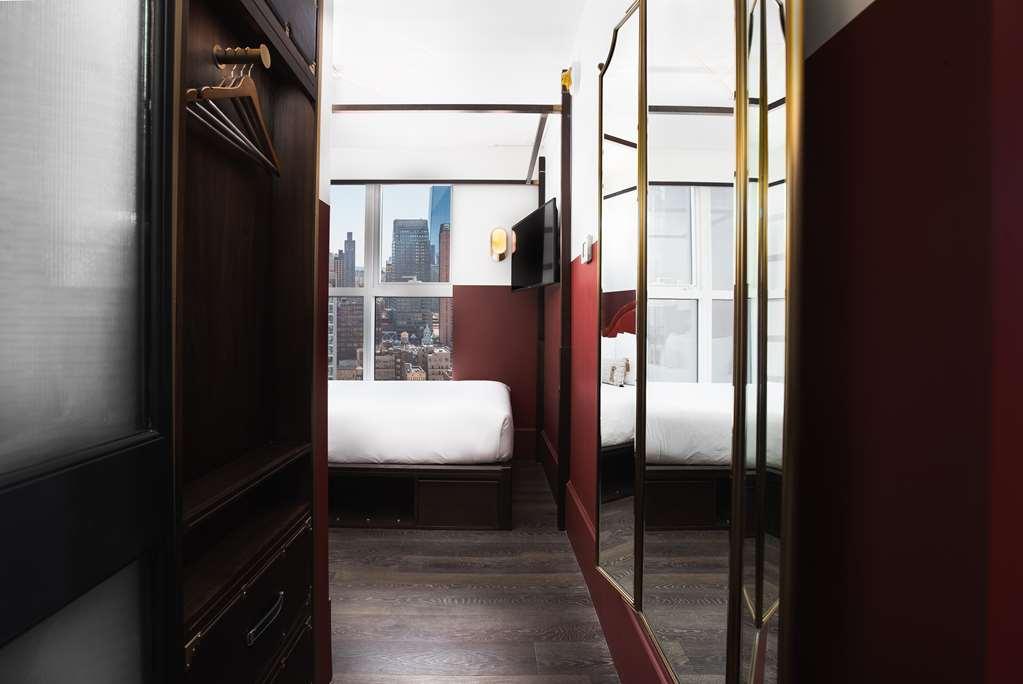 Hotel Civilian 4*