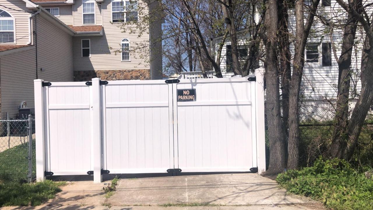 Cozzy With Private Entrance And Drive Way Homestay New York