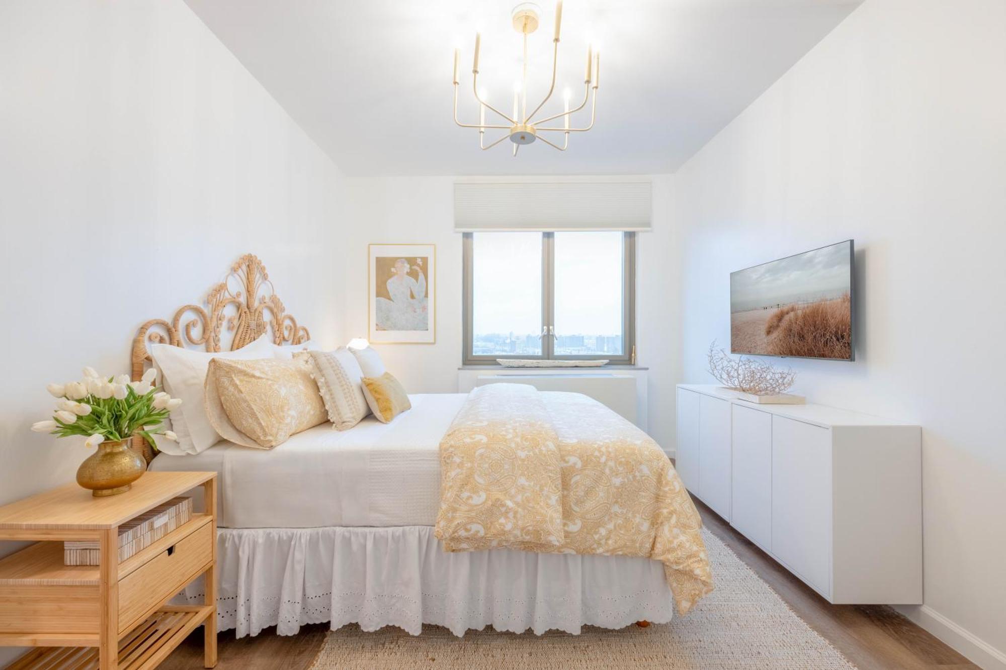 Apartment Designer Apt For 6, City Views, Near Times Square! New York