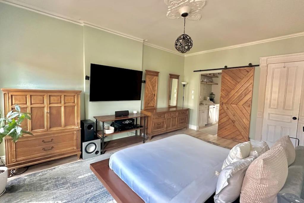 Apartment Relaxing & Cozy Spa. In Brooklyn Mins To Mhtn