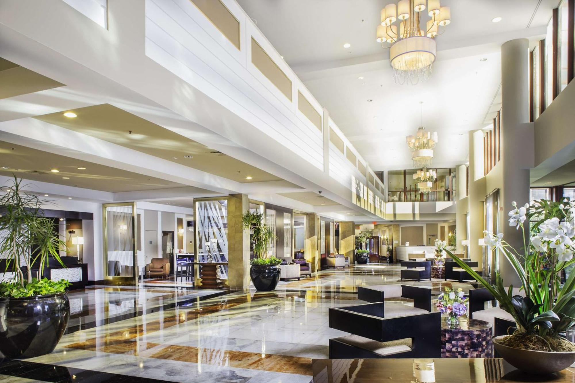 Doubletree By Hilton New York-laguardia 3*