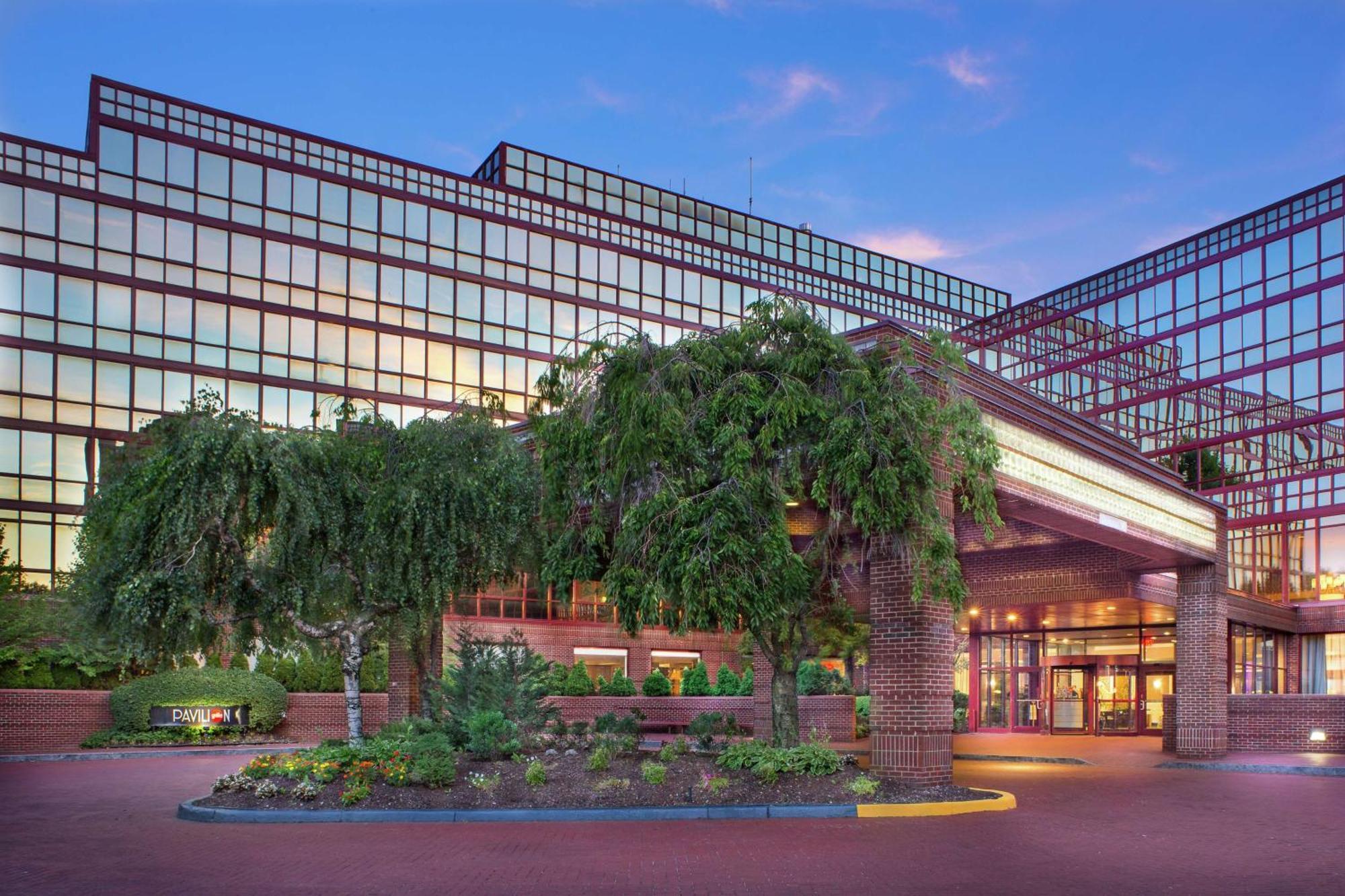 Doubletree By Hilton New York-laguardia 3*