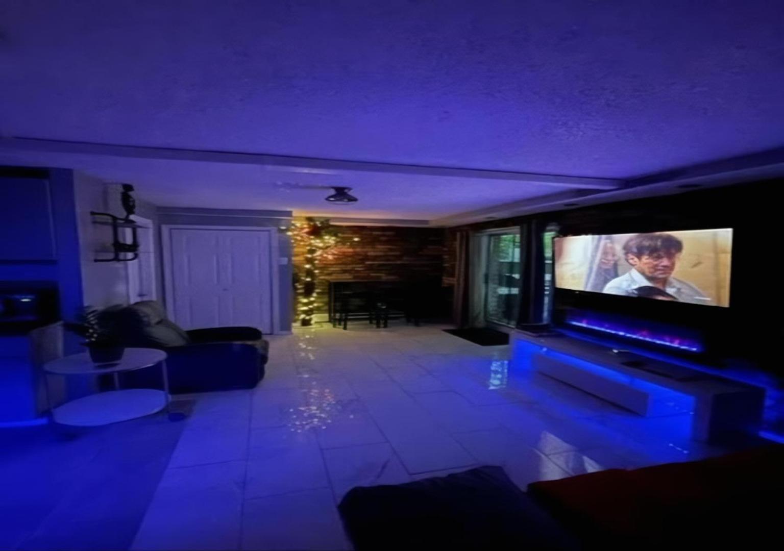 Summer Getaway In Brooklyn Private Room, Bath, Kitchen & Backyard Apartment