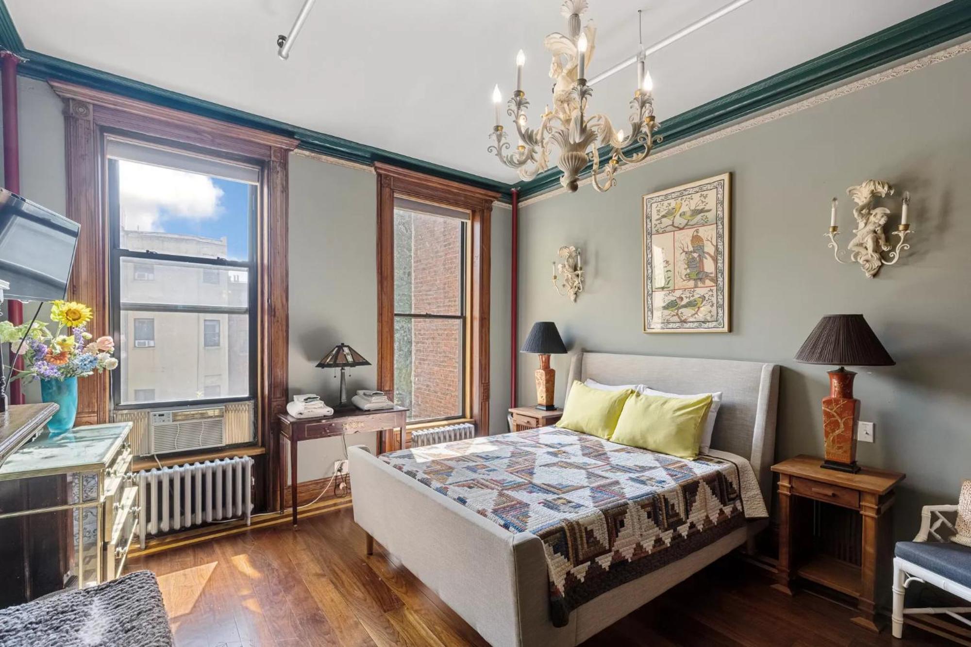 Northern Lights Mansion Bed & Breakfast 3*