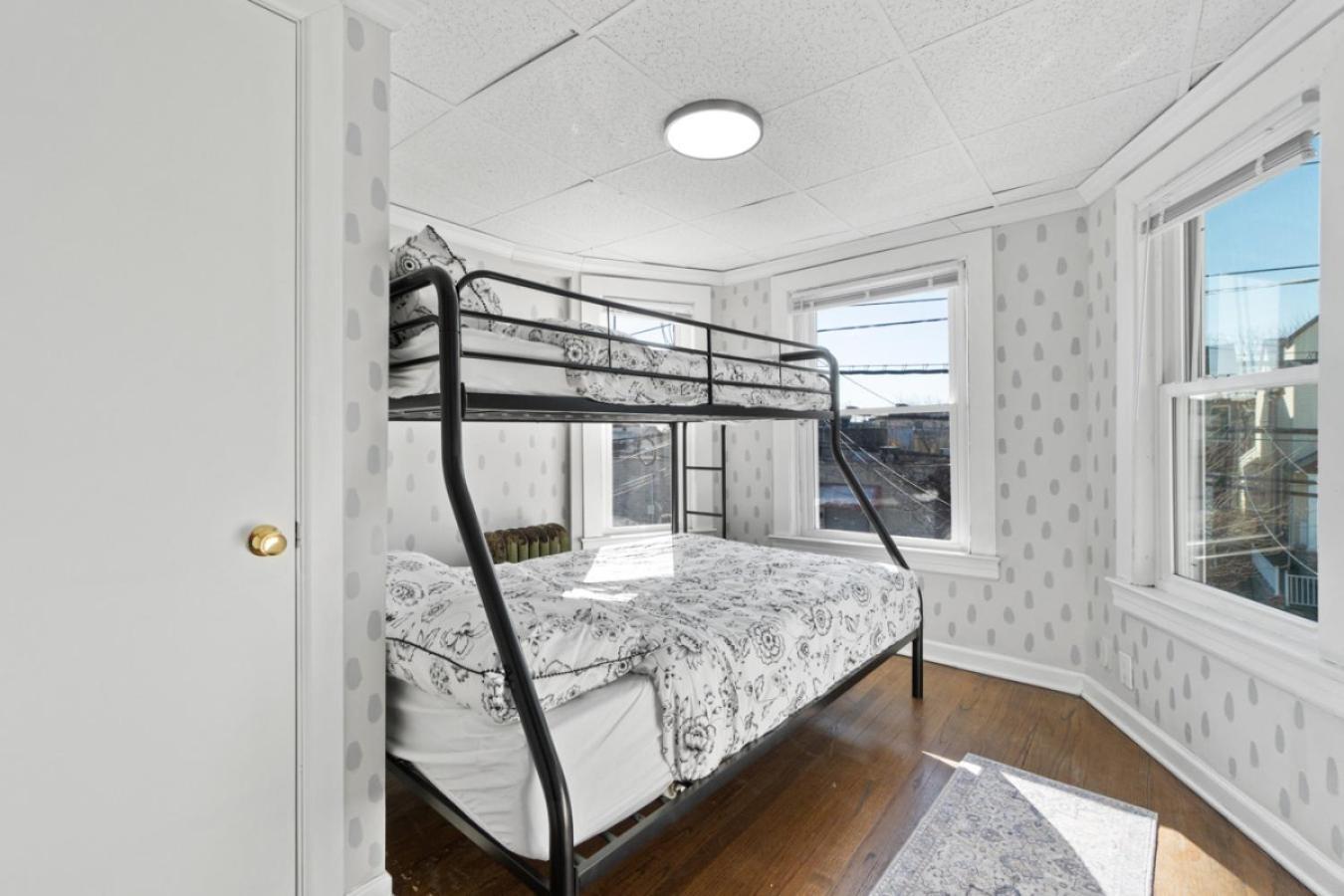 The Whimsical Estate Sleeps 16plus 20m To Nyc Free Parking