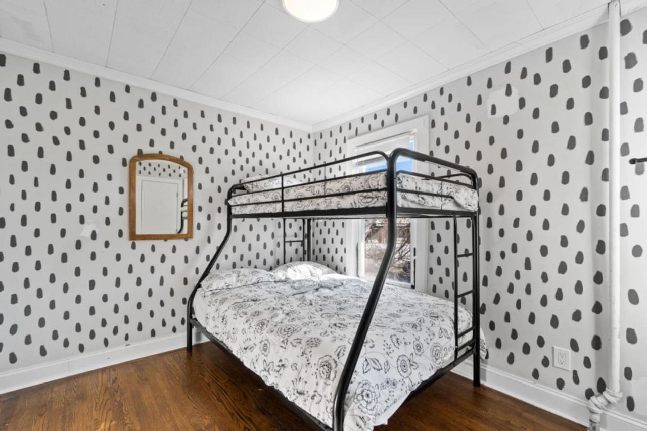 Holiday home The Whimsical Estate Sleeps 16plus 20m To Nyc Free Parking New York