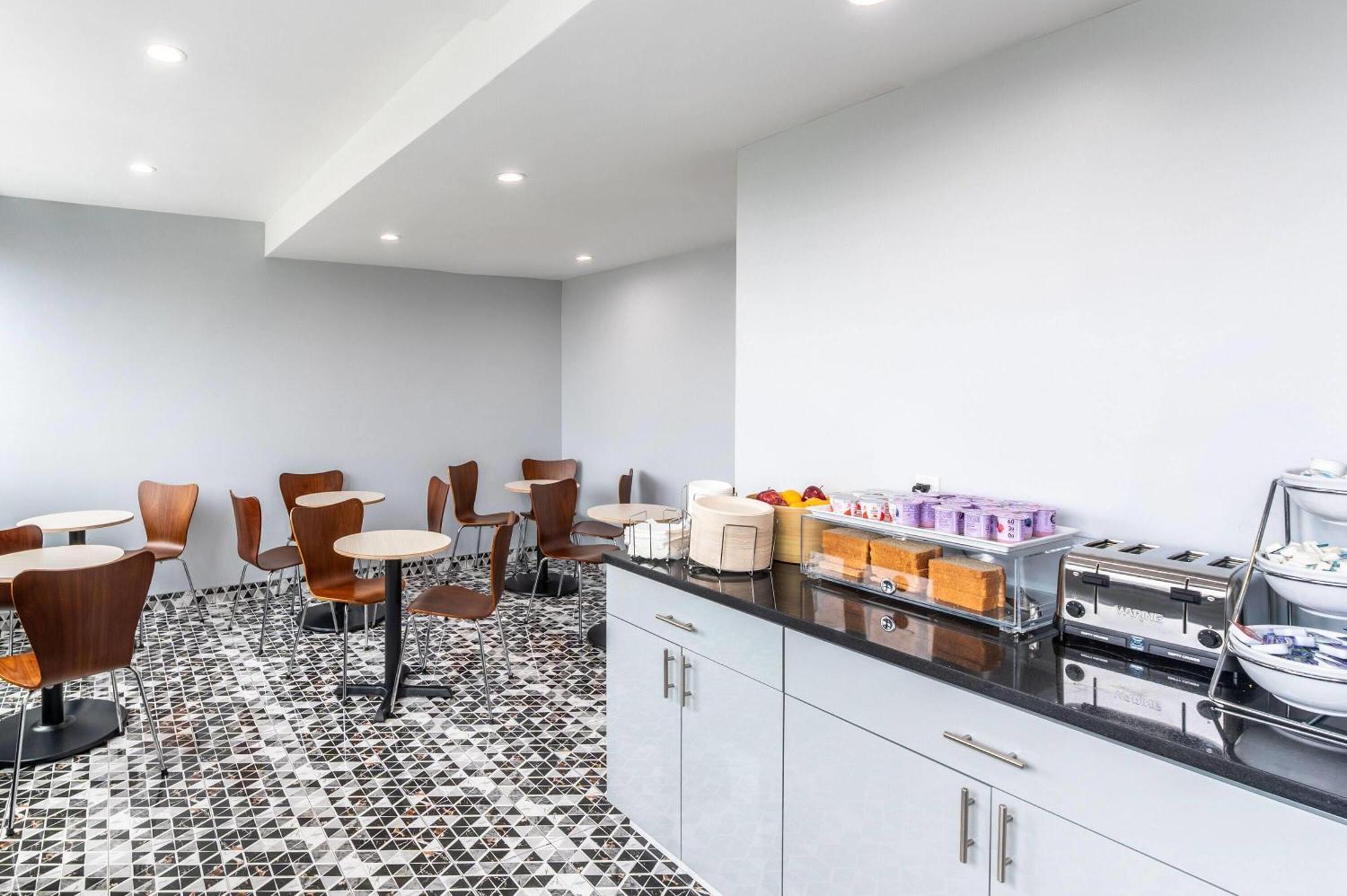Days By Wyndham Chinatown *