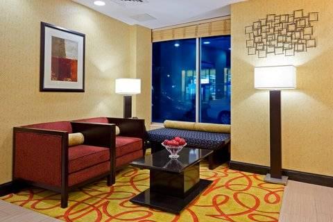 Express - Street By Ihg