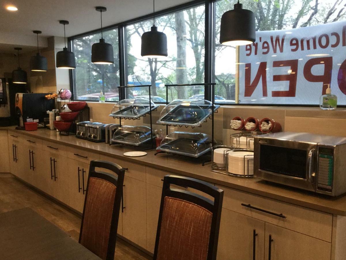 Ramada By Wyndham Bronx Terminal 3* New York