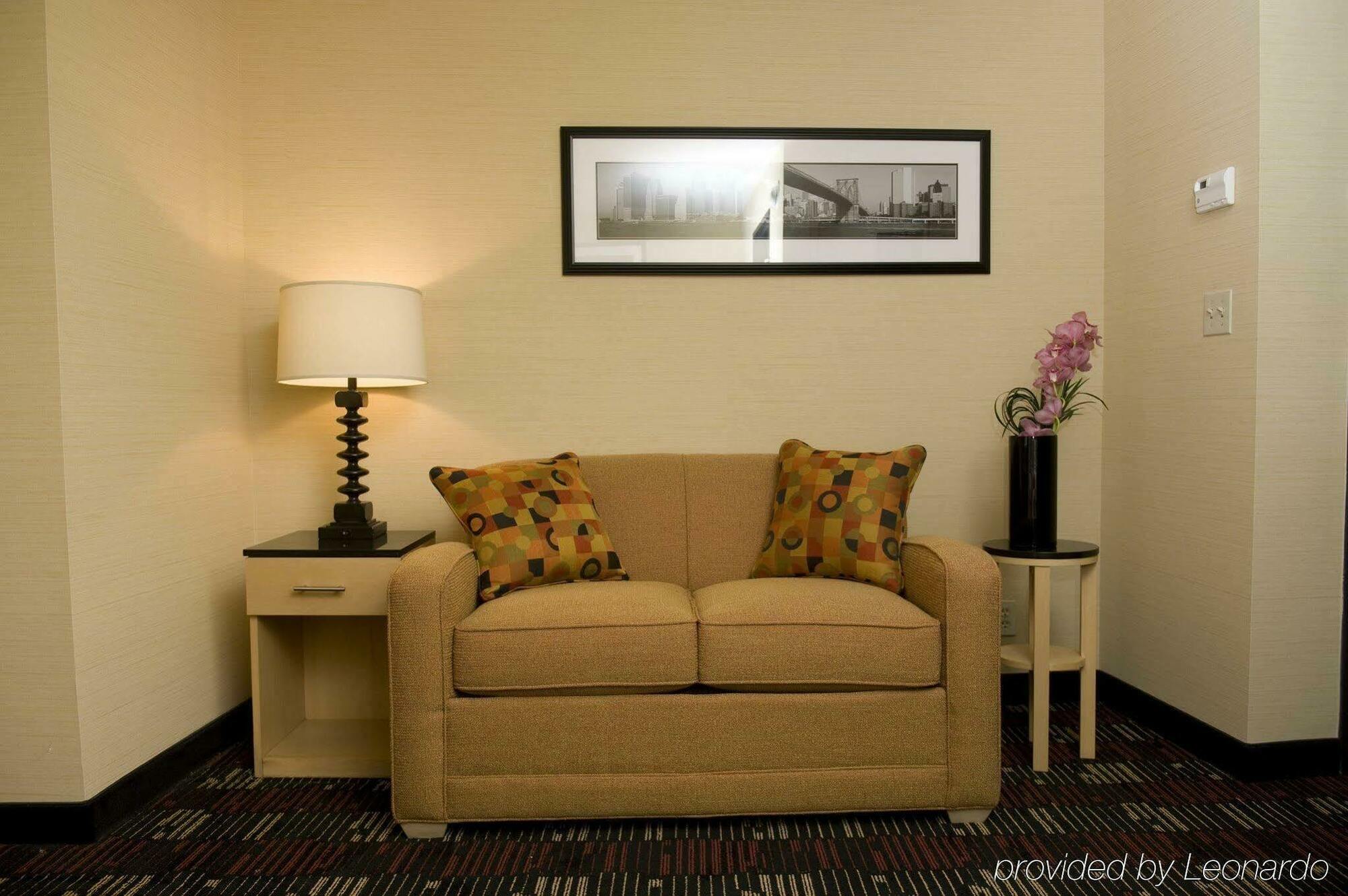 Express - Street By Ihg