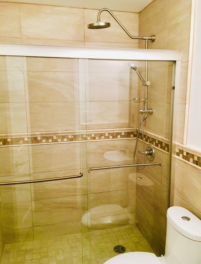 Private Private Bath * New York
