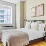 Wall St 1Br W Speakeasy Gym Rooftop Nyc-11