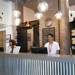 Q4 Hotel And Hostel