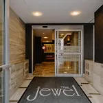 The Jewel, a Club Quarters Hotel, Opposite Rockefeller Center