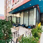The L Hotel