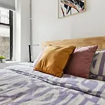Prime Manhattan Location Family Friendly 2Br