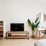 1597-2 Luxury Upper East Side Studio W&D