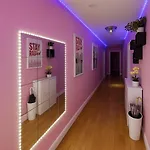 Lemon Vibes Room