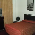 Latham Hotel