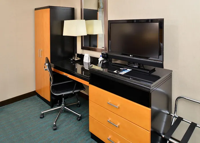 Holiday Inn Express Kennedy Airport, An Ihg Hotel
