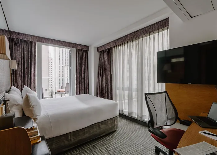 The Jewel, a Club Quarters Hotel, Opposite Rockefeller Center