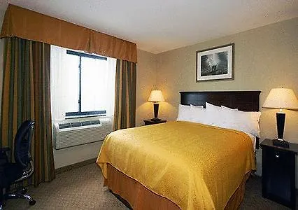 Quality Inn Jamaica Airtrain