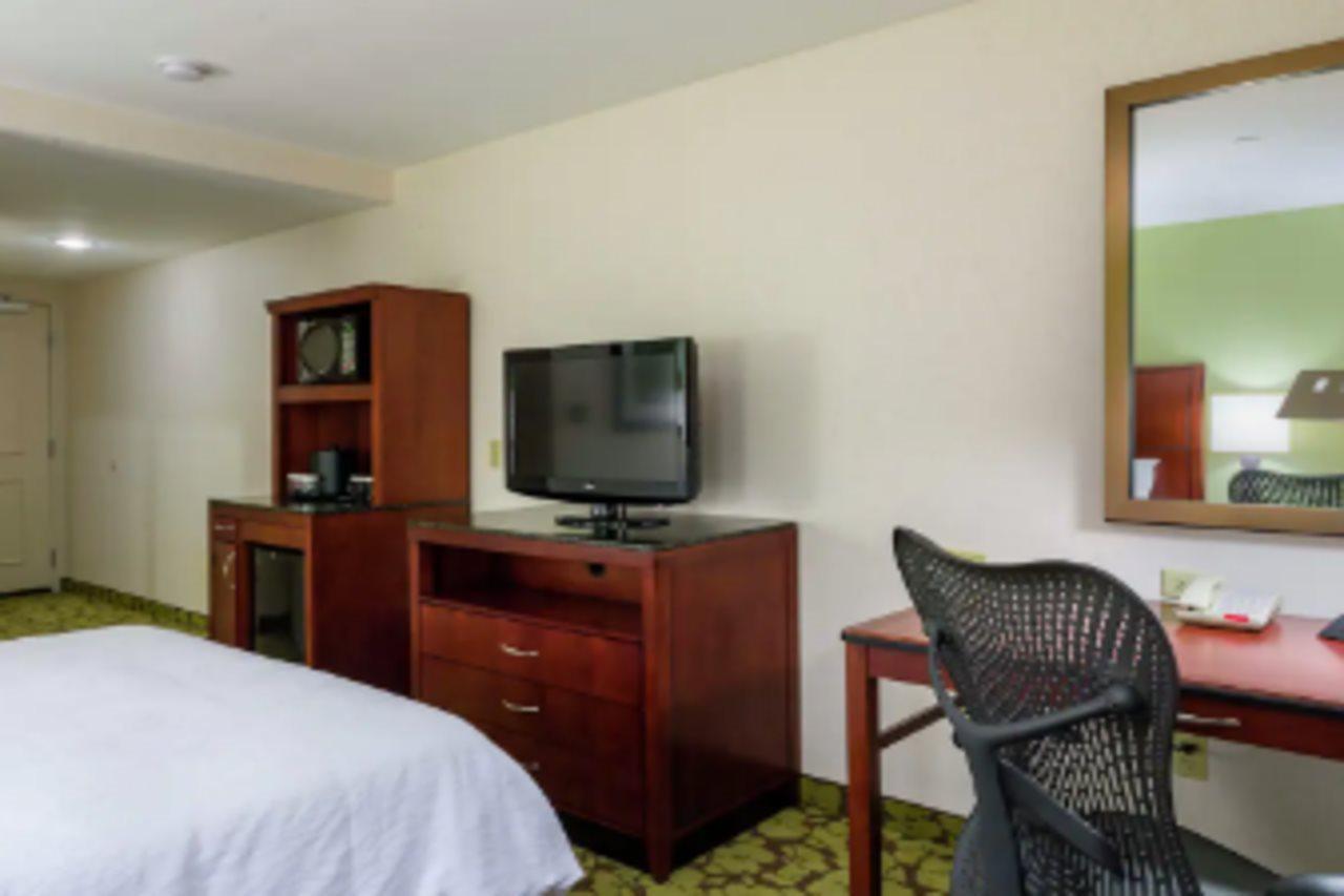 Hilton Garden Queens Jfk - Newly Renovated 3*