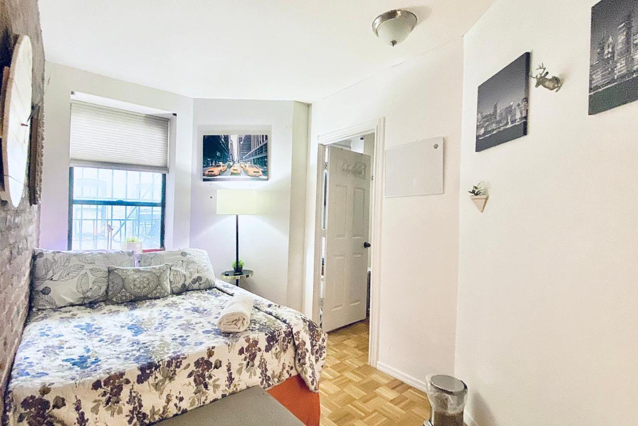 Times Square Manhattan - Private Room In 2 Bedroom Apartment
