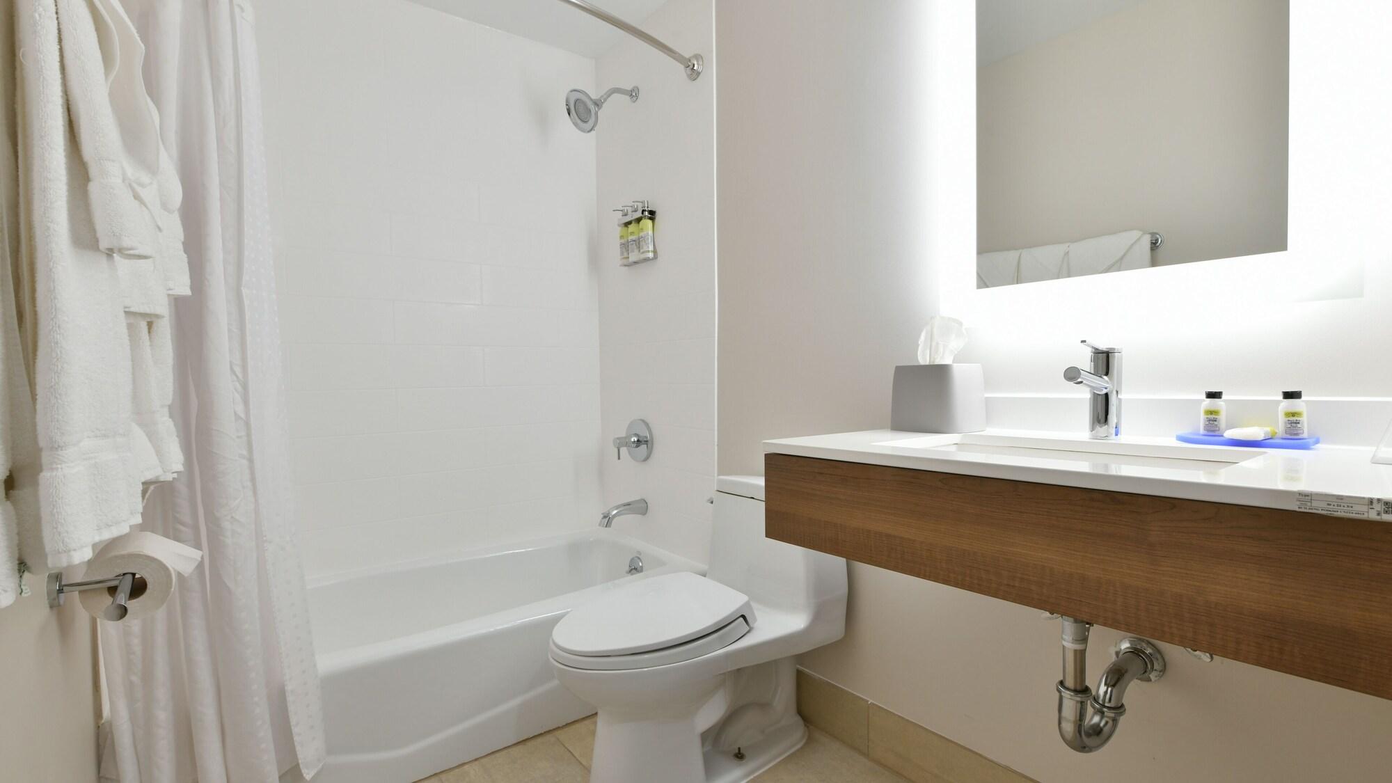Express Staten Island West, An Ihg Hotel 3*