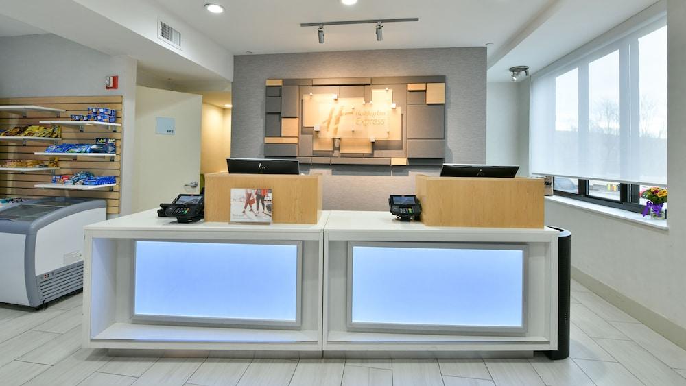 Express Staten Island West, An Ihg Hotel