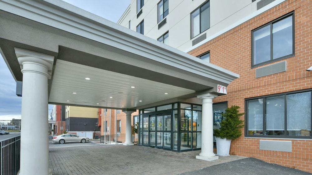 Hotel Express Staten Island West, An Ihg