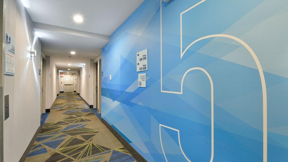 Hotel Express Staten Island West, An Ihg 3*
