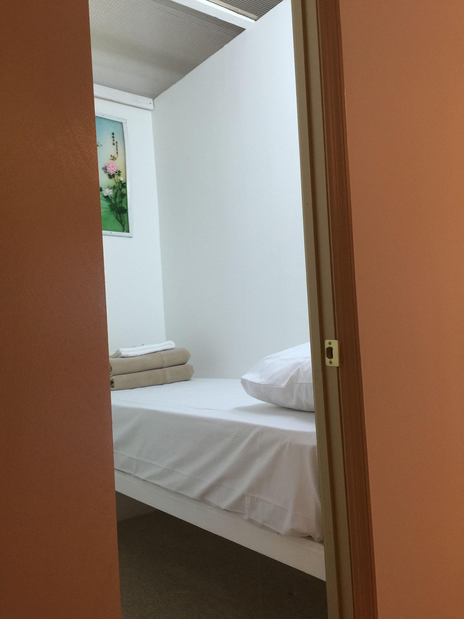 Bowery Grand Hostel