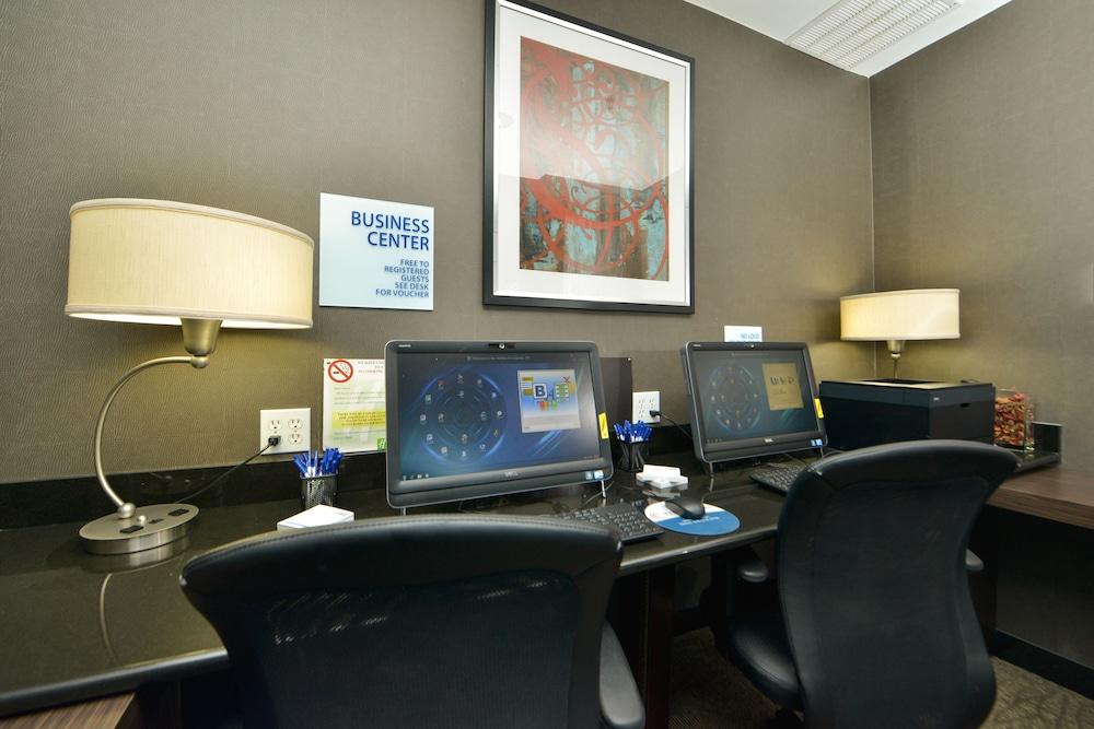 Express Kennedy Airport, An Ihg Hotel 3*