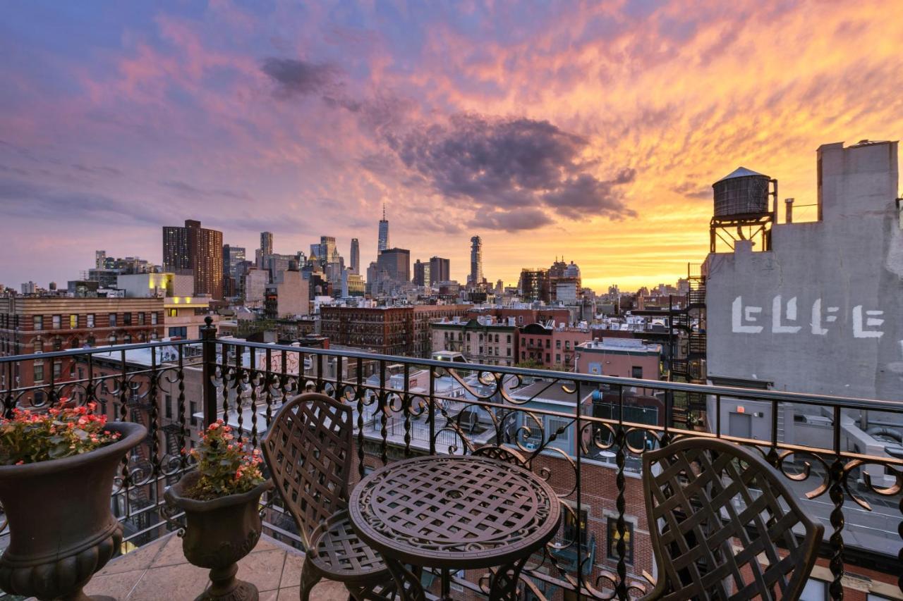 The Historic Blue Moon - Nyc New York