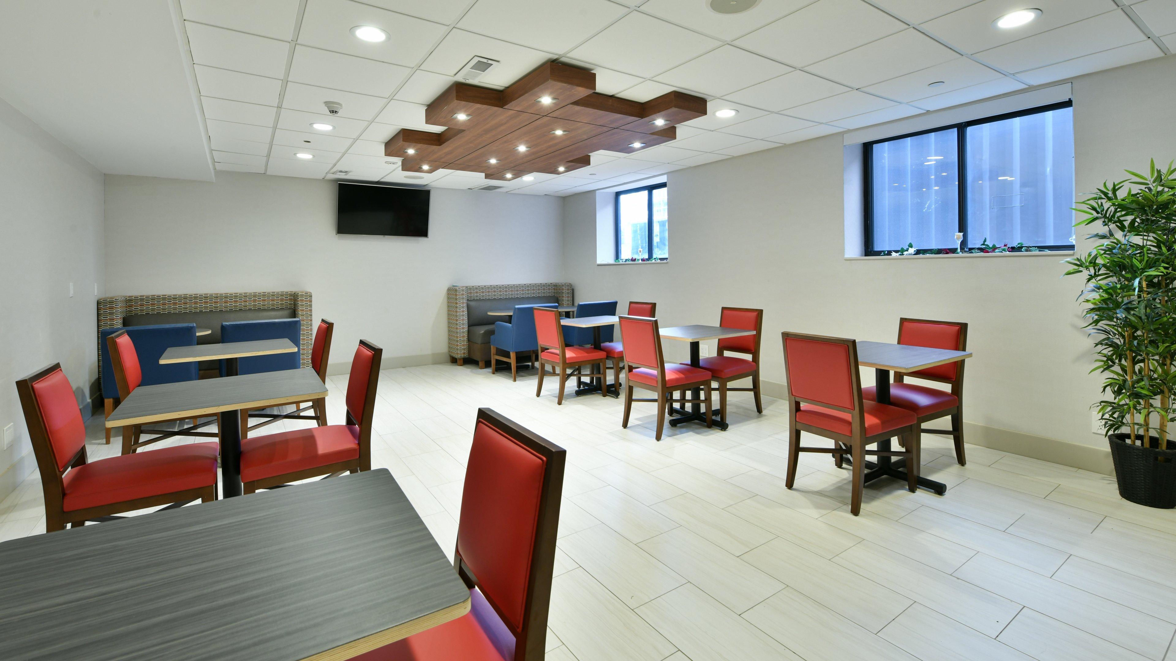 Express Staten Island West, An Ihg
