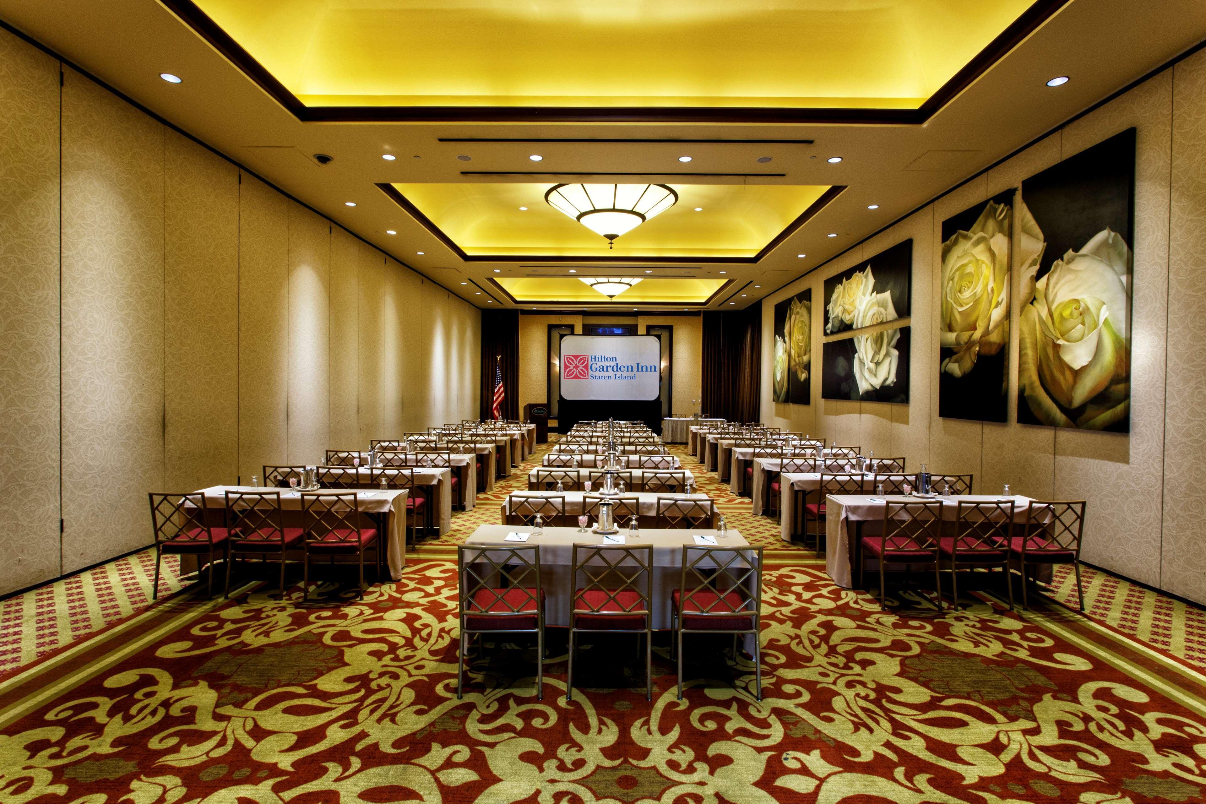 Hilton Garden New York/staten Island 3*