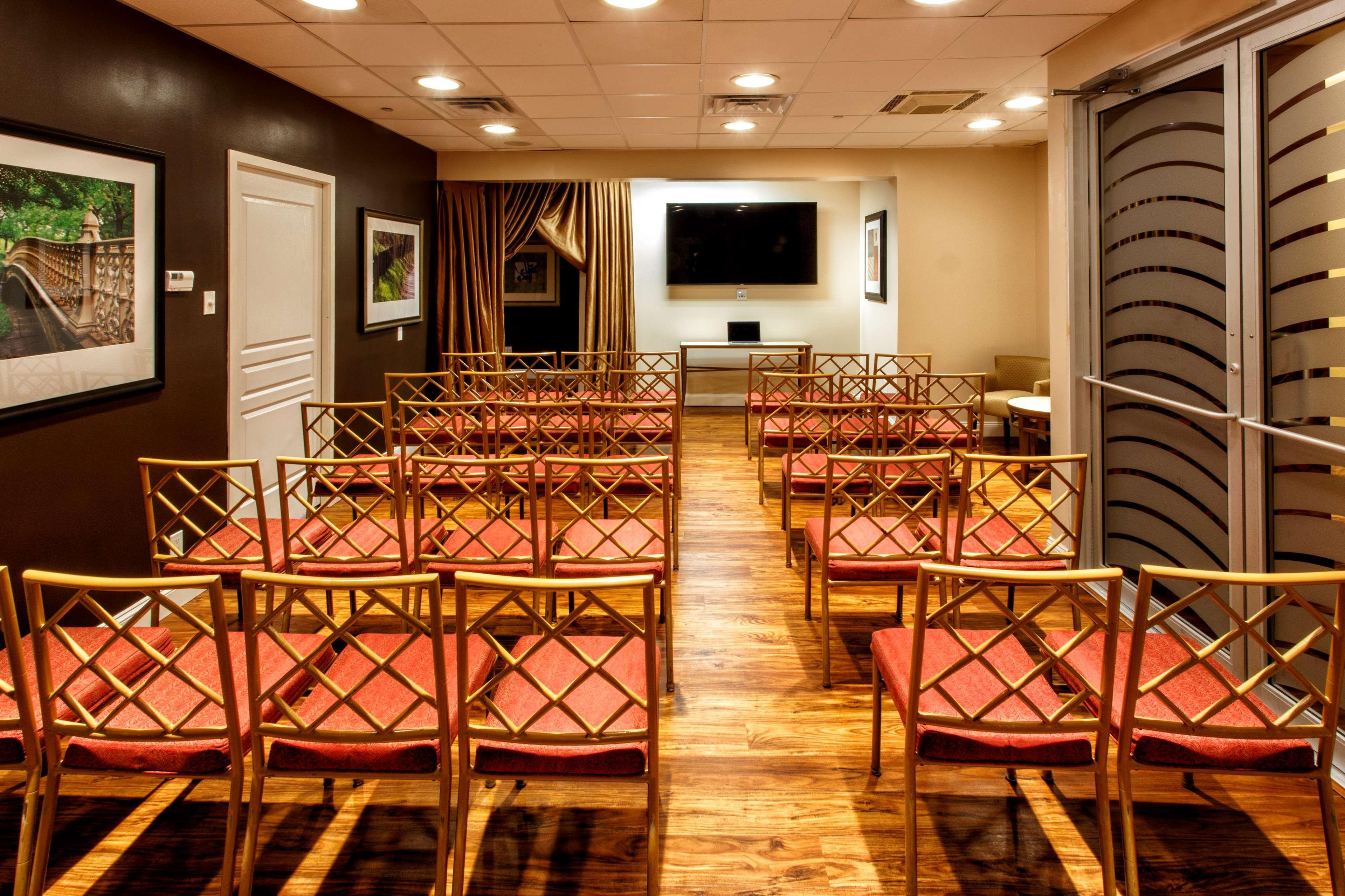 Hilton Garden New York/staten Island Hotel 3*