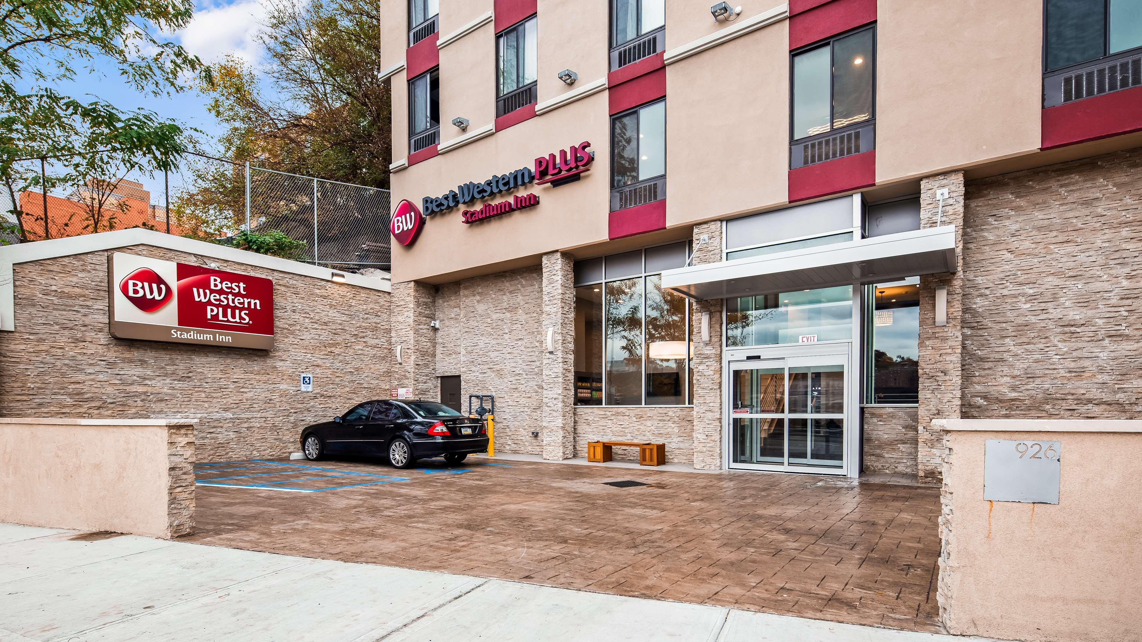 Western Stadium Hotel 3*