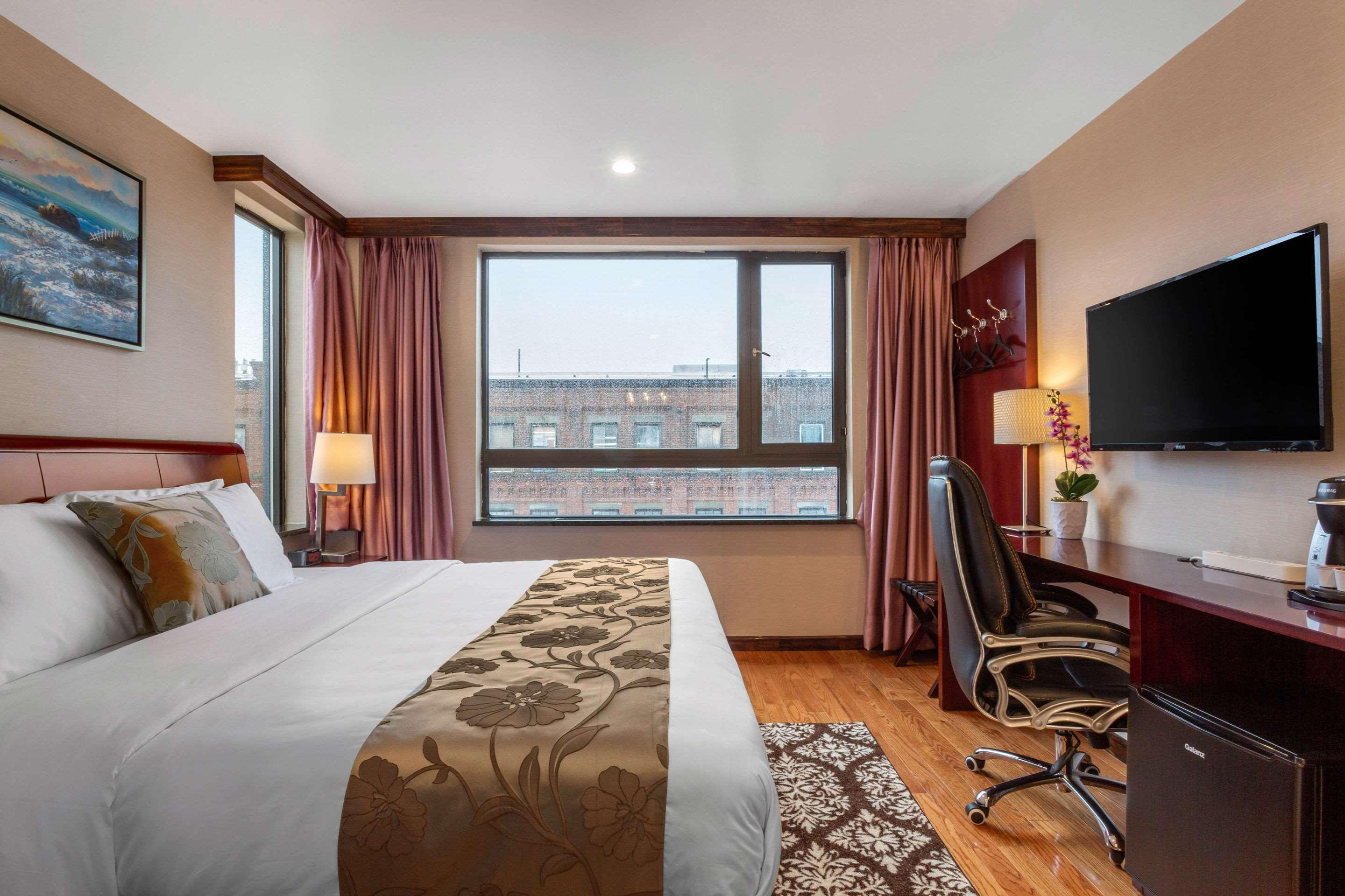 The L Hotel 3*