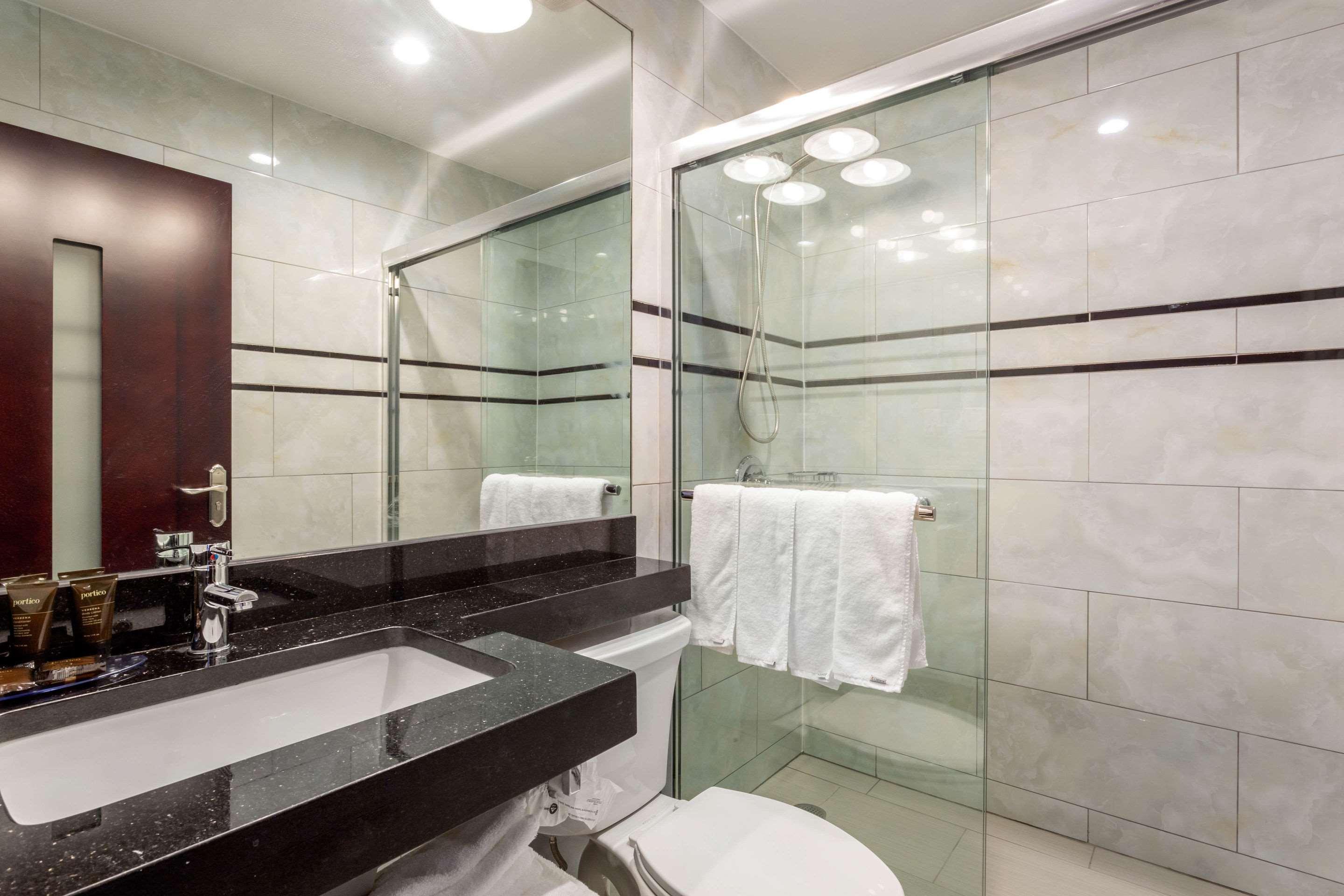 The L Hotel