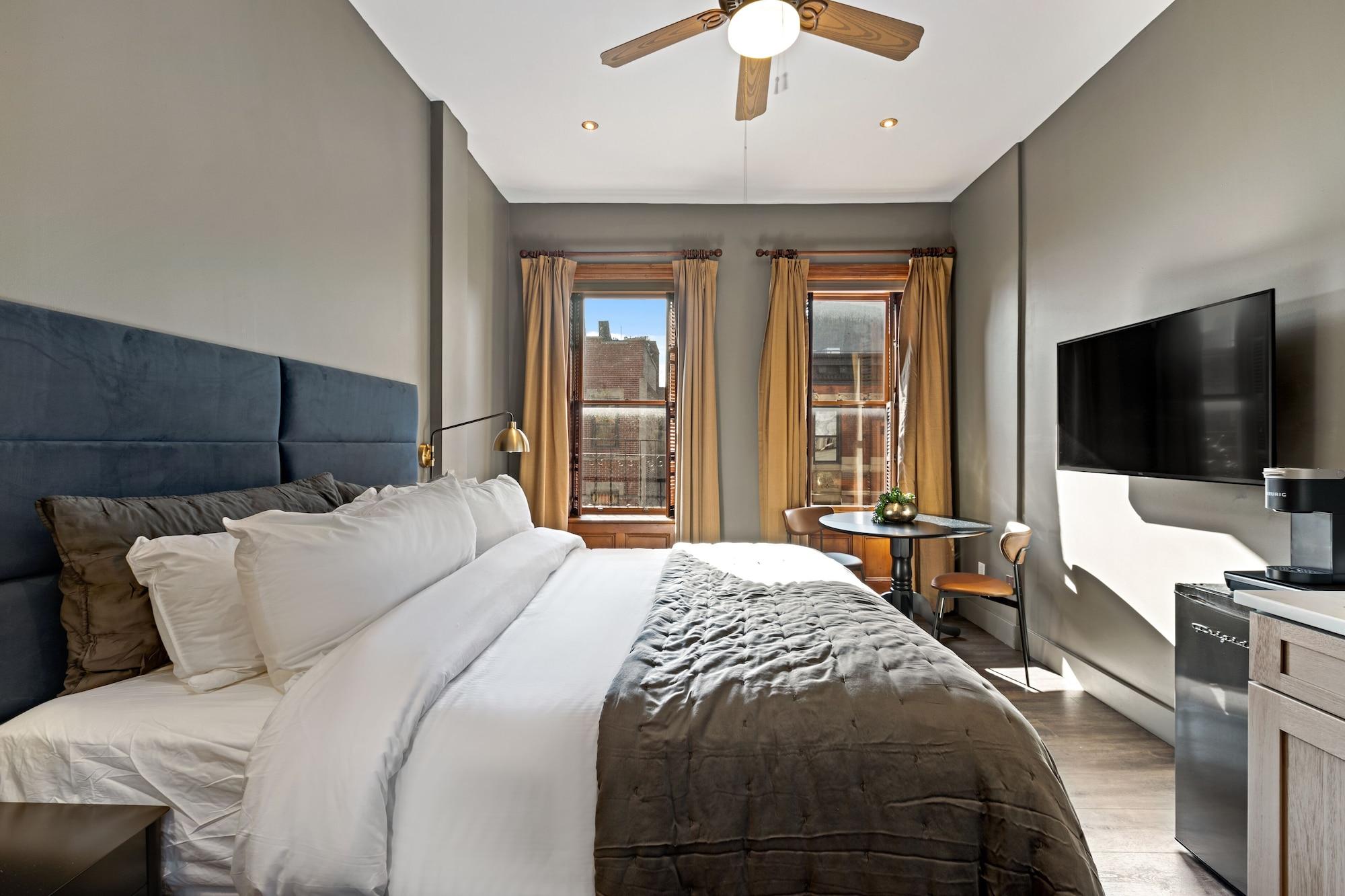 The Historic Blue Moon - Nyc Hotel 4*